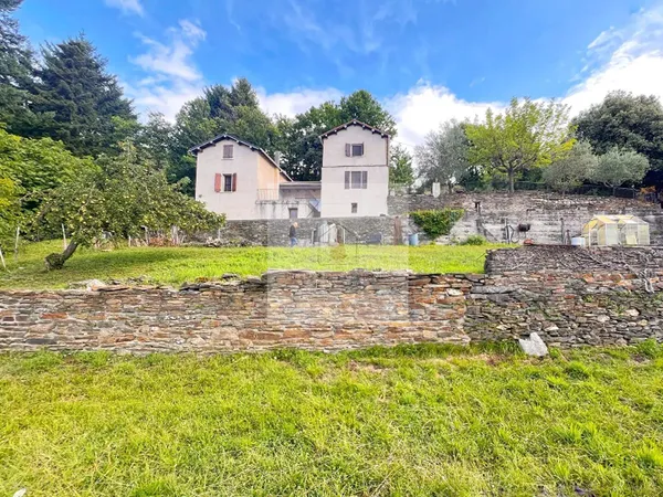 Belle et grande maison familiale, terrain, calme, belle vue