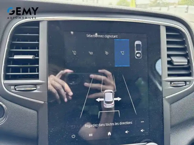 Renault Megane mégane iv berline e-tech plug-in hybride 160 - 21n — photo 26