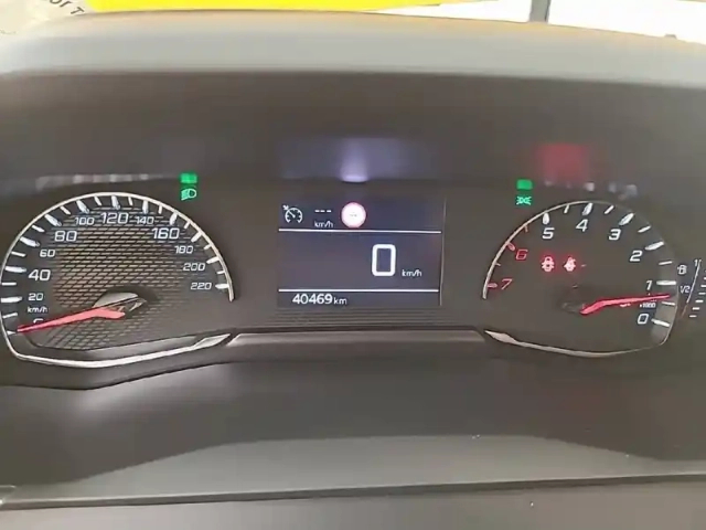 Peugeot 208 puretech 75 s&amp;s bvm5 — photo 10