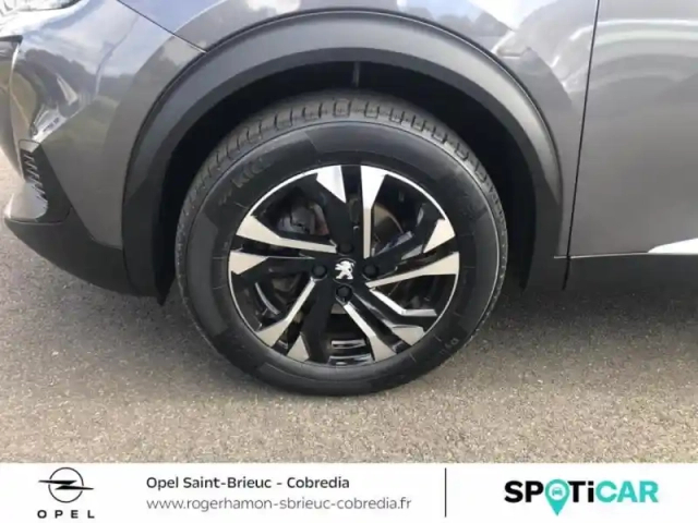 Peugeot 2008 1.2 puretech 100ch s&amp;s allure — photo 11