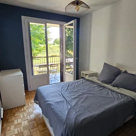 Meublé 61m² - Plaisir - Chambre + bureau + salon