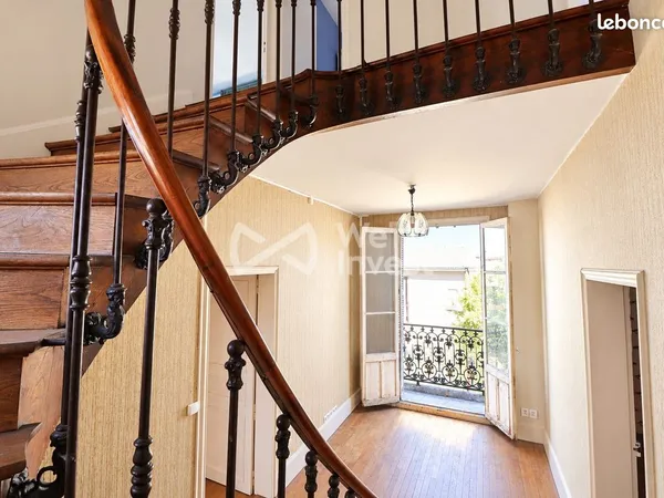 Maison 8 pièces 218 m²