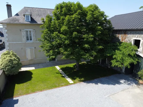 Maison 8 pièces 243 m²