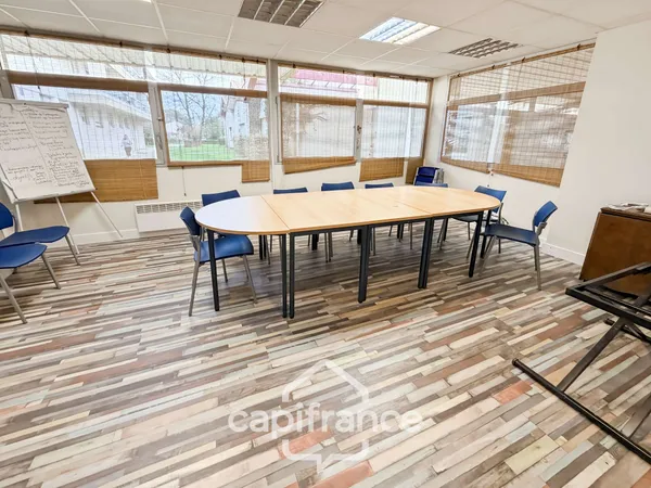 Vente locaux commerciaux 45m² au Haillan centre