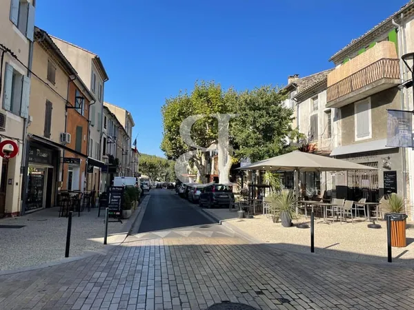 Fonds de commerce au coeur du centre-ville de Vaison-la-Romaine