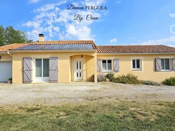Coup de cœur à Aubas – Maison de plain-pied avec géothermie, panneaux solaires et grand terrain