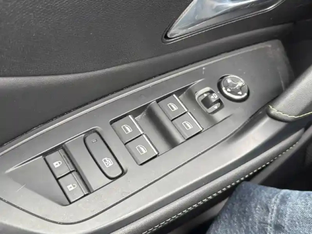 Peugeot 308 phev 225 e-eat8 — photo 82