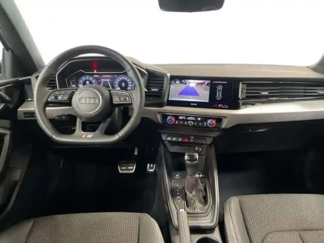 Audi A1 35 tfsi 150 ch s tronic 7 s line plus — photo 8