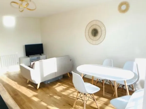 Loue chambre dans appartement - 75m²