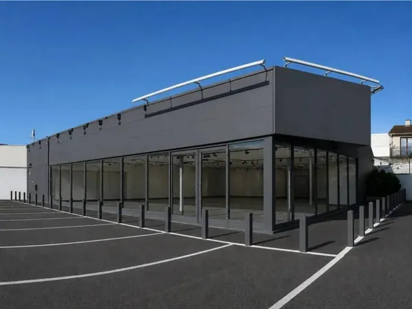 Local commercial 530 m²