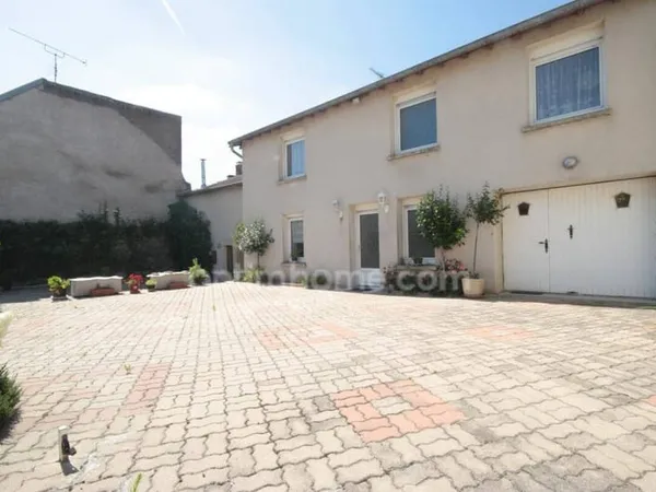 Maison 7 pièces 220 m²