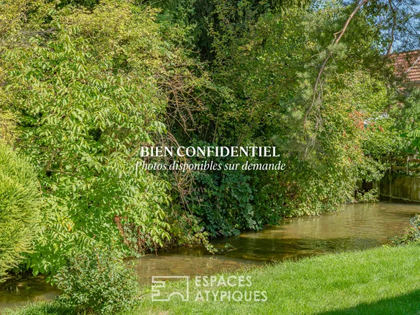 Maison contemporaine au bord de l'eau