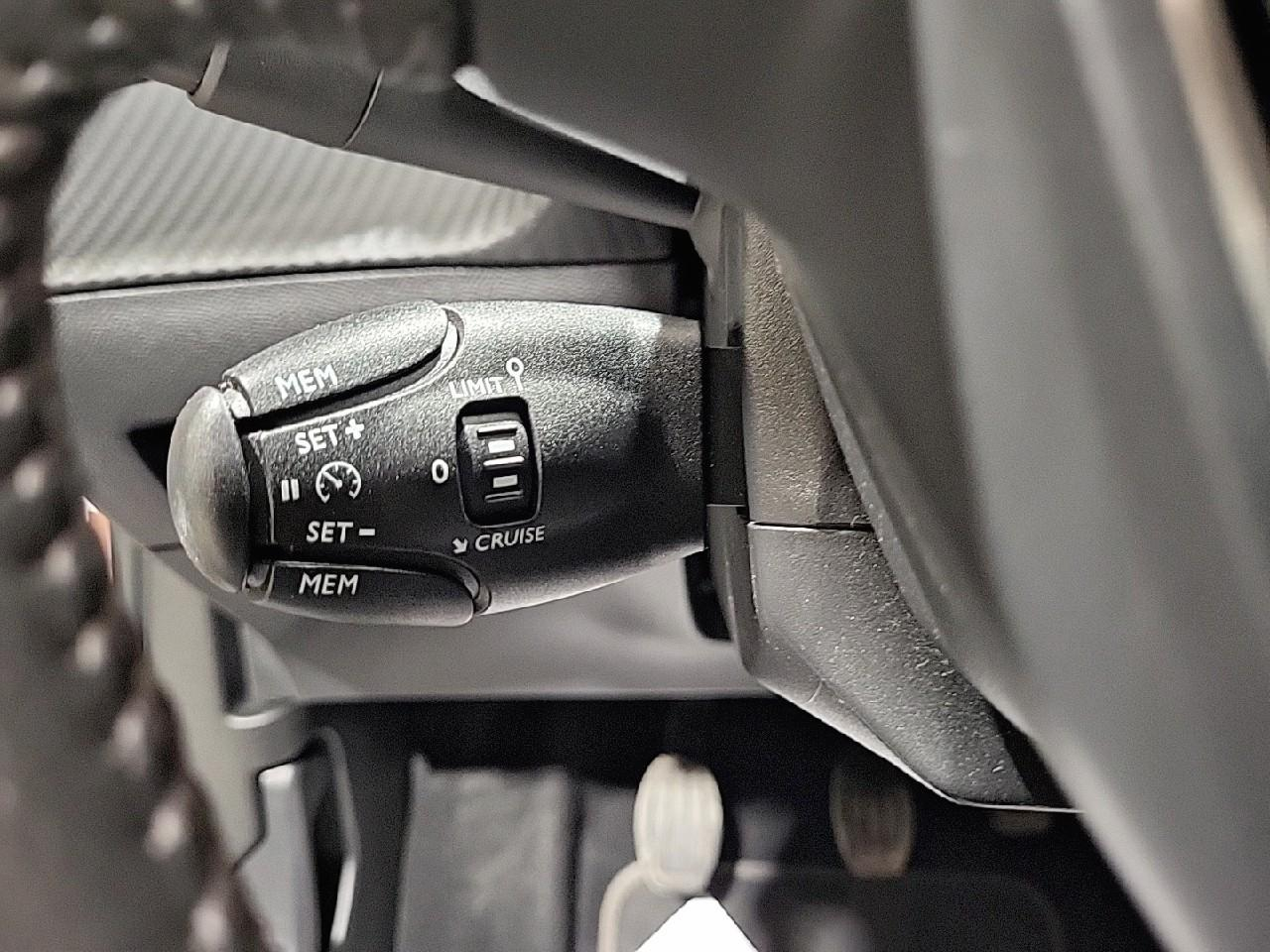 Peugeot 2008 puretech 100 s&s bvm6 style — photo 22