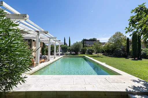 Maison 11 pièces 450 m²