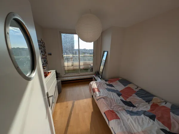 Propose une place dans une super colocation