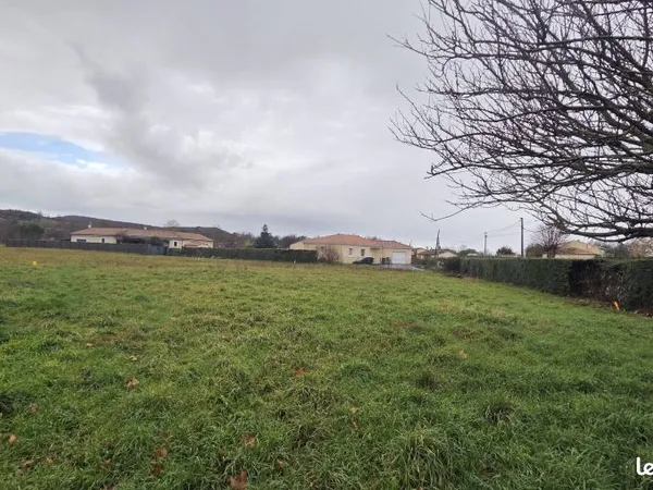 Semalens 81570, terrain plat et viabilisé de 920 m²
