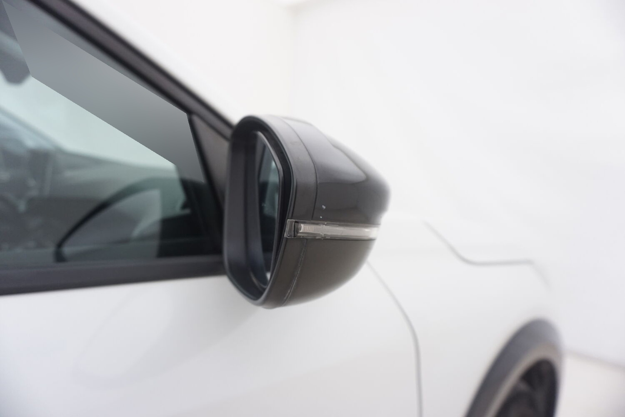 Peugeot 208 — photo 30