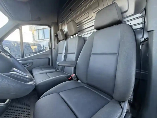 Mercedes Sprinter 215 cdi fourgon toit sureleve standard — photo 9