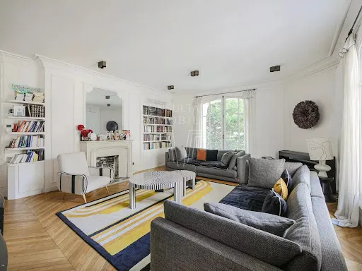 Appartement 7 pièces 206 m²
