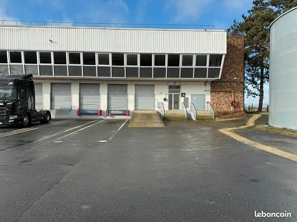 ENTREPOT - LOGISTIQUE 1352 m² MARLY-LA-VILLE