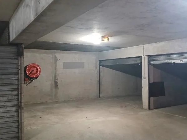 A louer box fermé 20m2