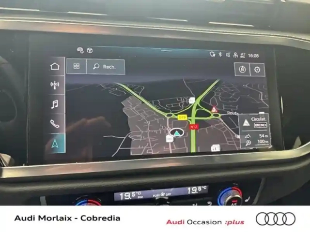 Audi Q3 35 tdi 150ch s line plus s tronic 7 — photo 10