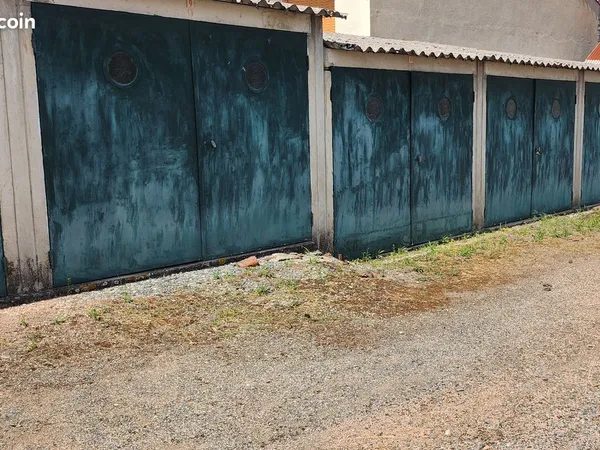 Garage box parking