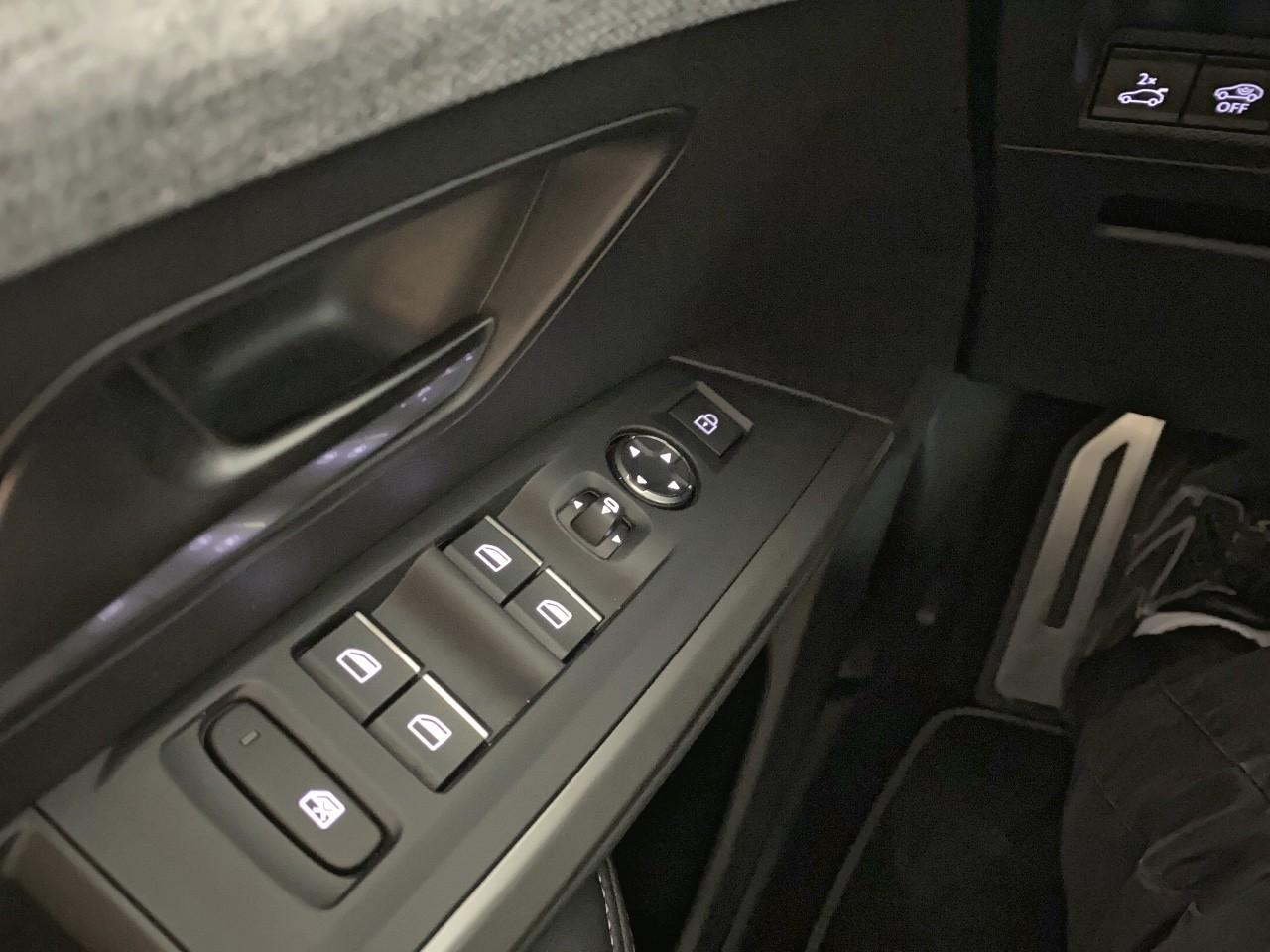 Peugeot 3008 hybrid 145 e-dcs6 gt — photo 20