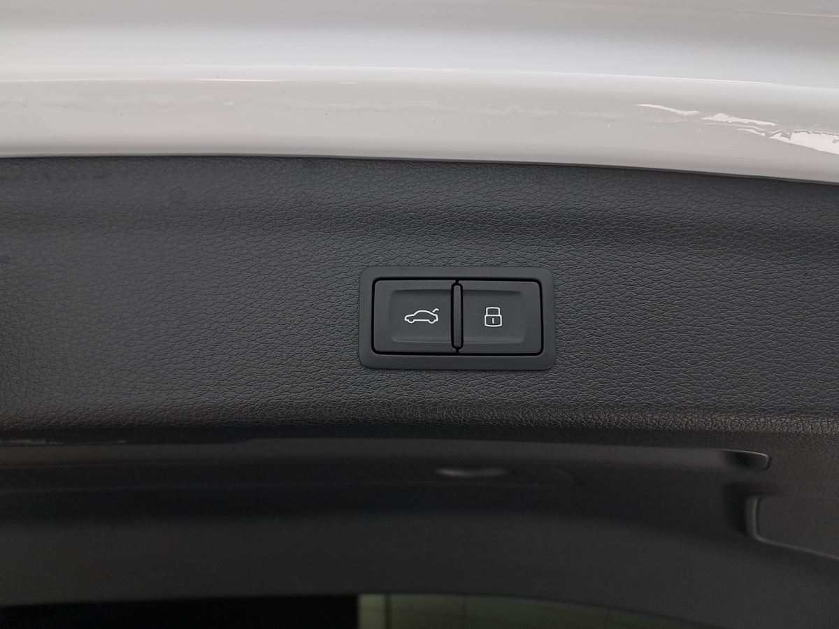 Audi Q3 — photo 23