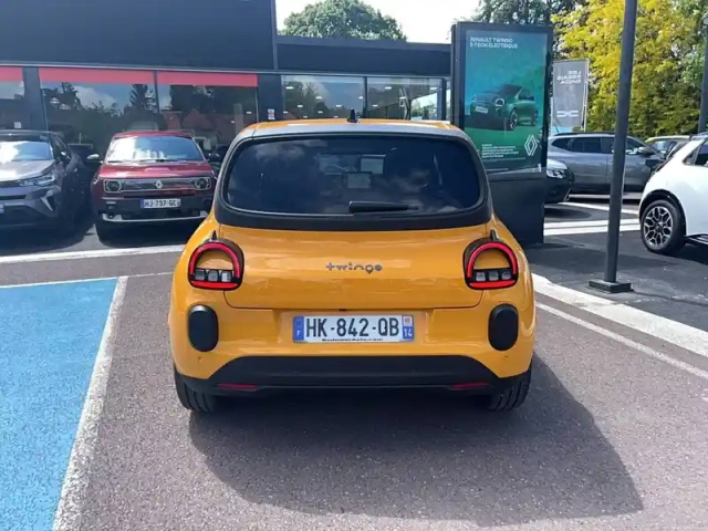 Renault Twingo e-tech electrique 80 ch autonomie urbaine — photo 6