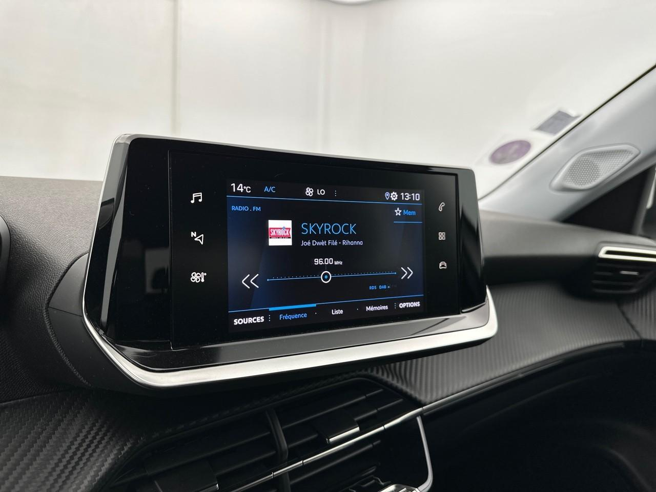 Peugeot 2008 puretech 100 s&s bvm6 style — photo 22