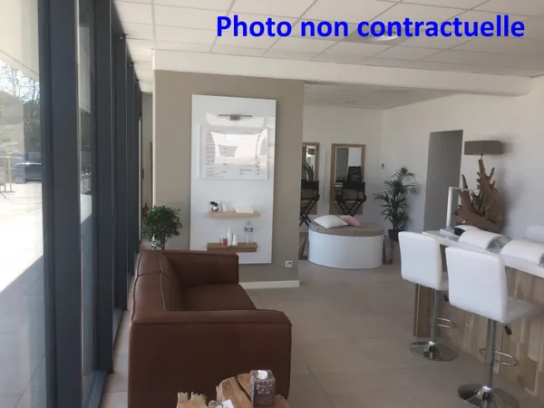 Local commercial 4 pièces 115 m²