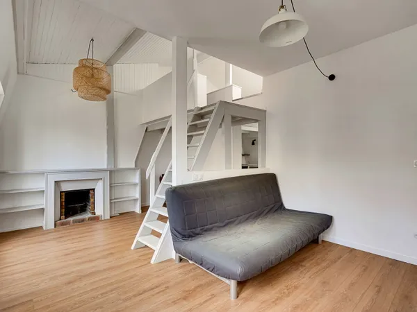 Loue Appartement meublé en duplex sous les toits au coeur de Paris 18ème - 43m²