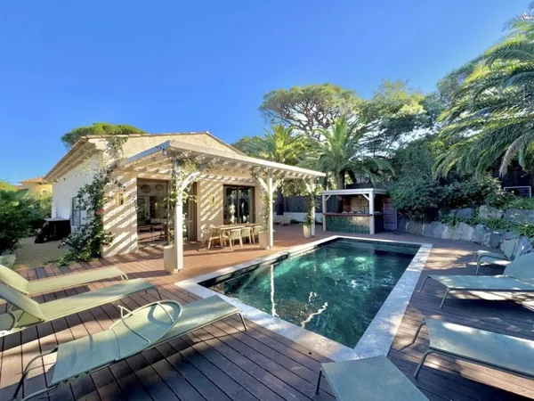 SAINT-TROPEZ / VILLA D'ARCHITECTE - DOMAINE SÉCURISÉE
