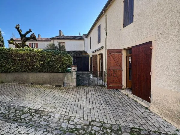 Maison de village 8 pièces 417 m²