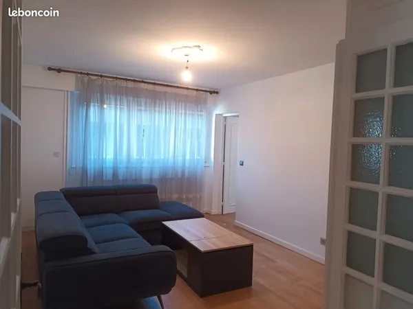Collocation de une chambre avec un lit de 14