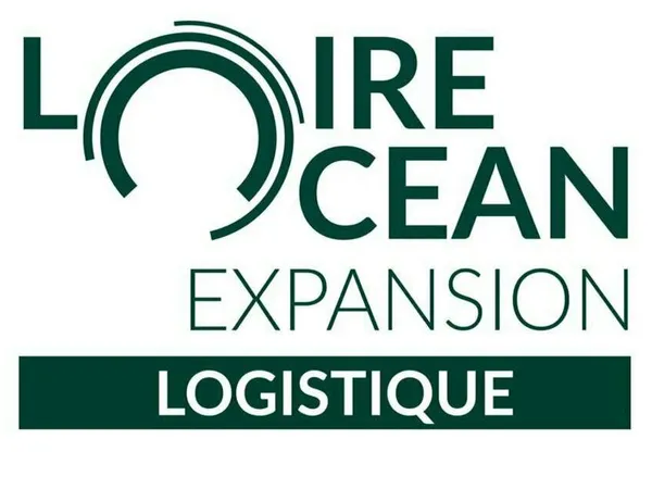 A louer cellule logistique 6000m² + bureaux Ruffec