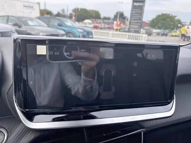 Peugeot 2008 electrique 54 kwh 156 ch — photo 15