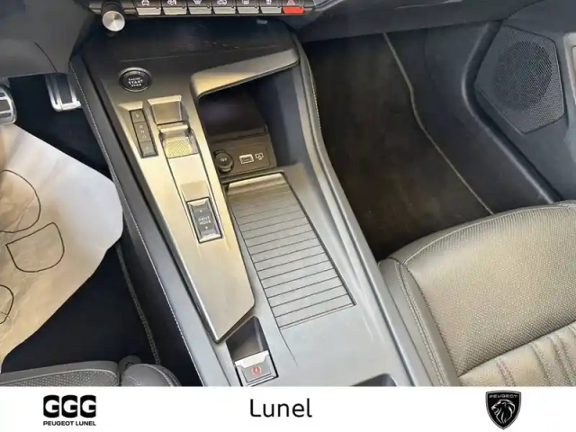 Peugeot 408 phev 225 e-eat8 — photo 20