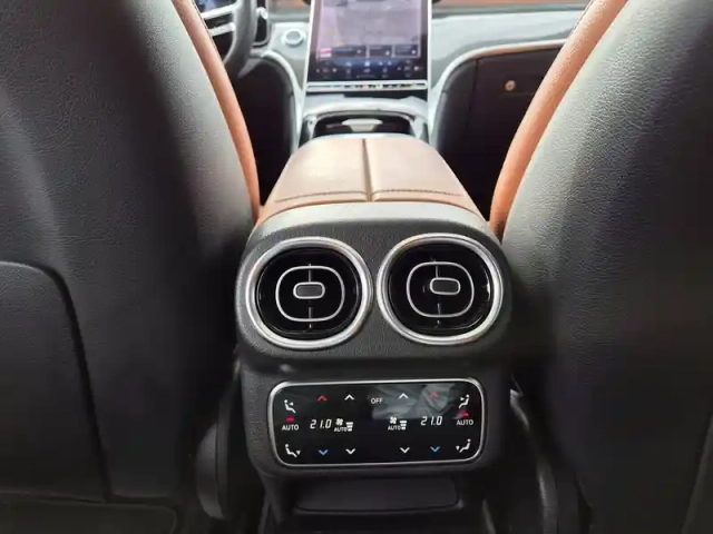 Mercedes Glc coupe 300 de 9g-tronic 4matic — photo 11