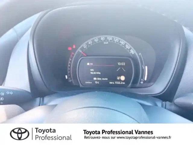 Toyota Aygo X 1.0 vvt-i 72ch design my24 — photo 9