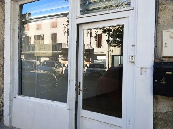 Local commercial lumineux de plein pied
