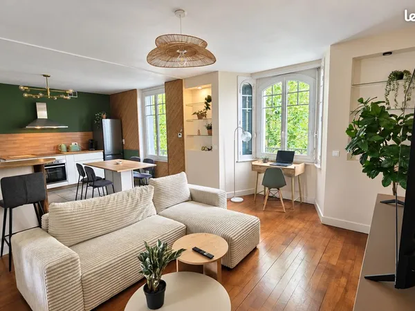Colocation féminine rénovée de 110 m² - 2 grandes chambres -Tram au pied de l'immeuble