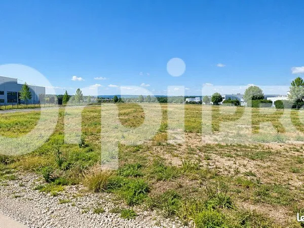 Terrain 3 000 m² Saint Quentin Fallavier