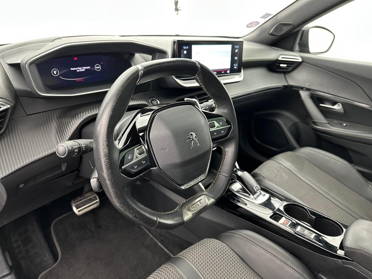 Peugeot 2008 puretech 130 s&s eat8 gt — photo 8