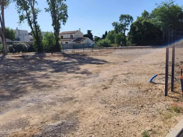 Terrain 484 m²