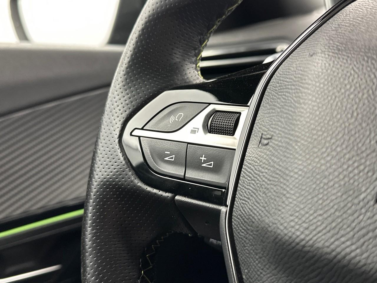 Peugeot 2008 puretech 130 s&s eat8 gt — photo 18