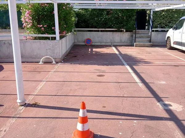 À vendre - Double place de parking - Cannes-La-Bocca