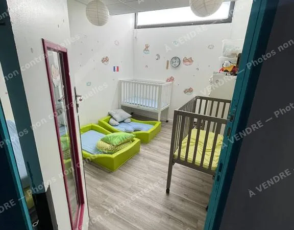 Local commercial 141 m²