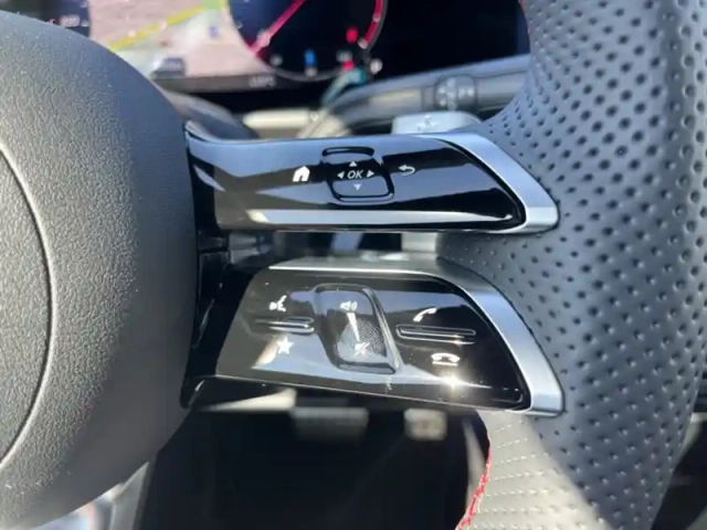 Mercedes Gla 200 d amg line — photo 16